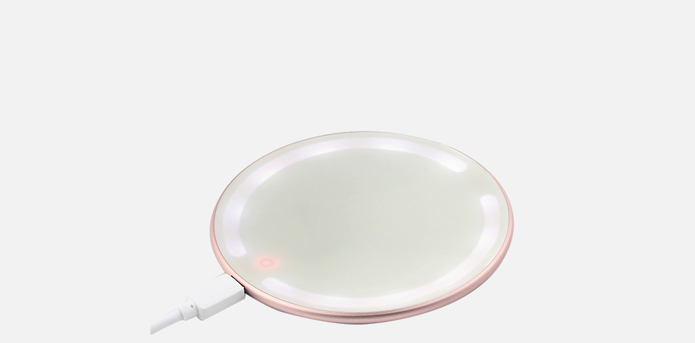 In stock---0.45cm Super Ultrathin 10W Wireless Fast Charger with lamplight